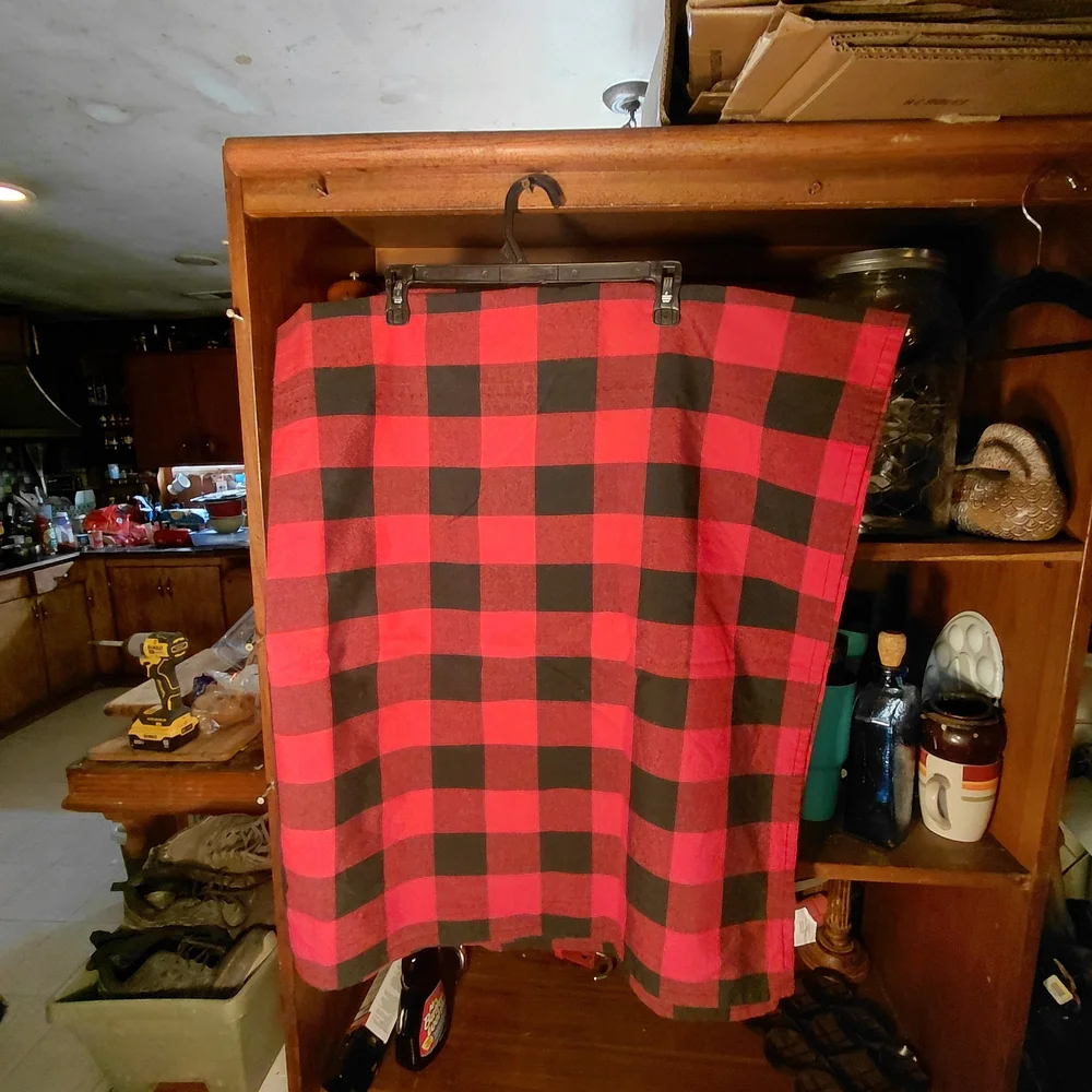 Holiday Time Red And Black Furniture/Table Cover 100x60